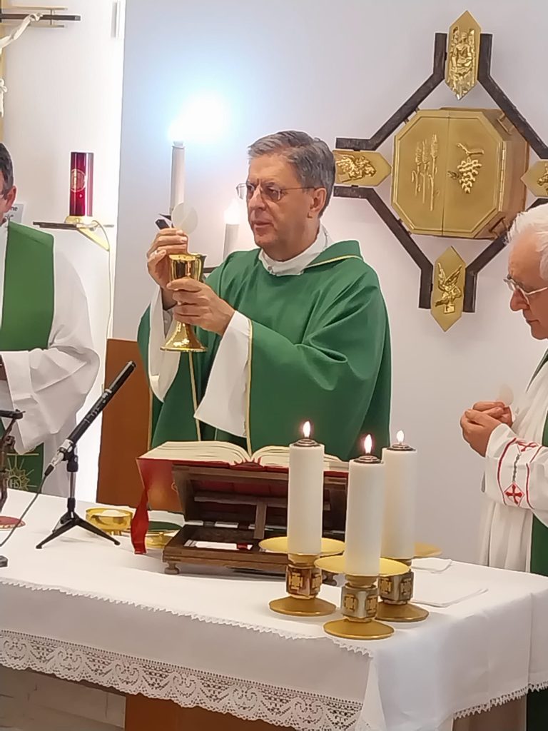Il vescovo Riccardo celebra messa al Piccolo Rifugio