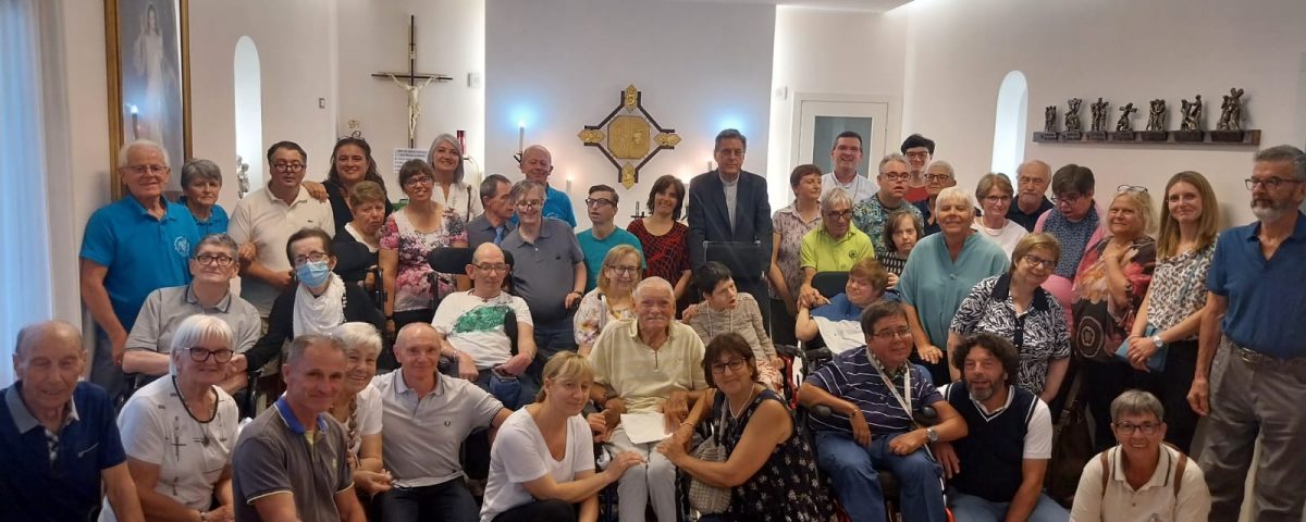 Il vescovo mons.Riccardo Battocchio al Piccolo Rifugio di Vittorio Veneto - 23 agosto 2025